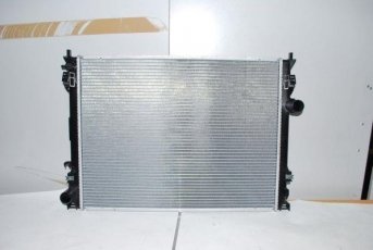 Купить D7Y005TT THERMOTEC Радиатор охлаждения двигателя Chrysler 300 (2.7, 3.0, 3.5, 5.7, 6.1)