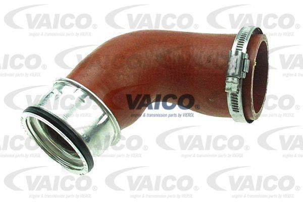 Купити V10-2870 VAICO Патрубок інтеркулера Superb 1.9 TDI