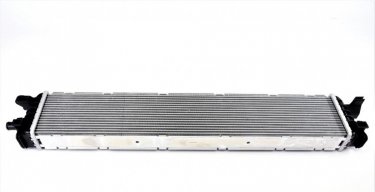 Купить 50037 NRF Радиатор охлаждения двигателя Ауди А4 Б8 (2.0 TDI, 2.0 TDI quattro, 3.0 TFSI quattro)
