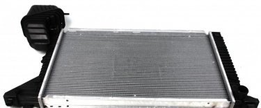 Радиатор охлаждения двигателя 50557 NRF фото 1