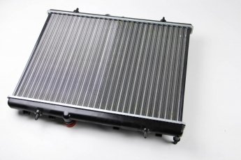 Купить D7P011TT THERMOTEC Радиатор охлаждения двигателя Пежо 307 (1.4, 1.6, 2.0)